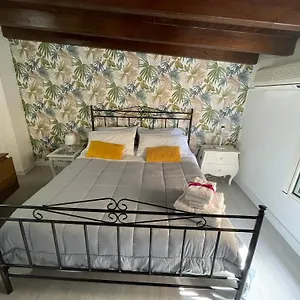 La Zisa , Palermo Italia